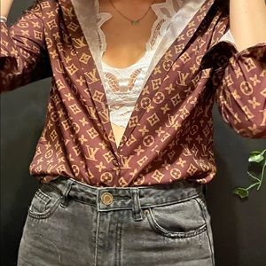 LV button up